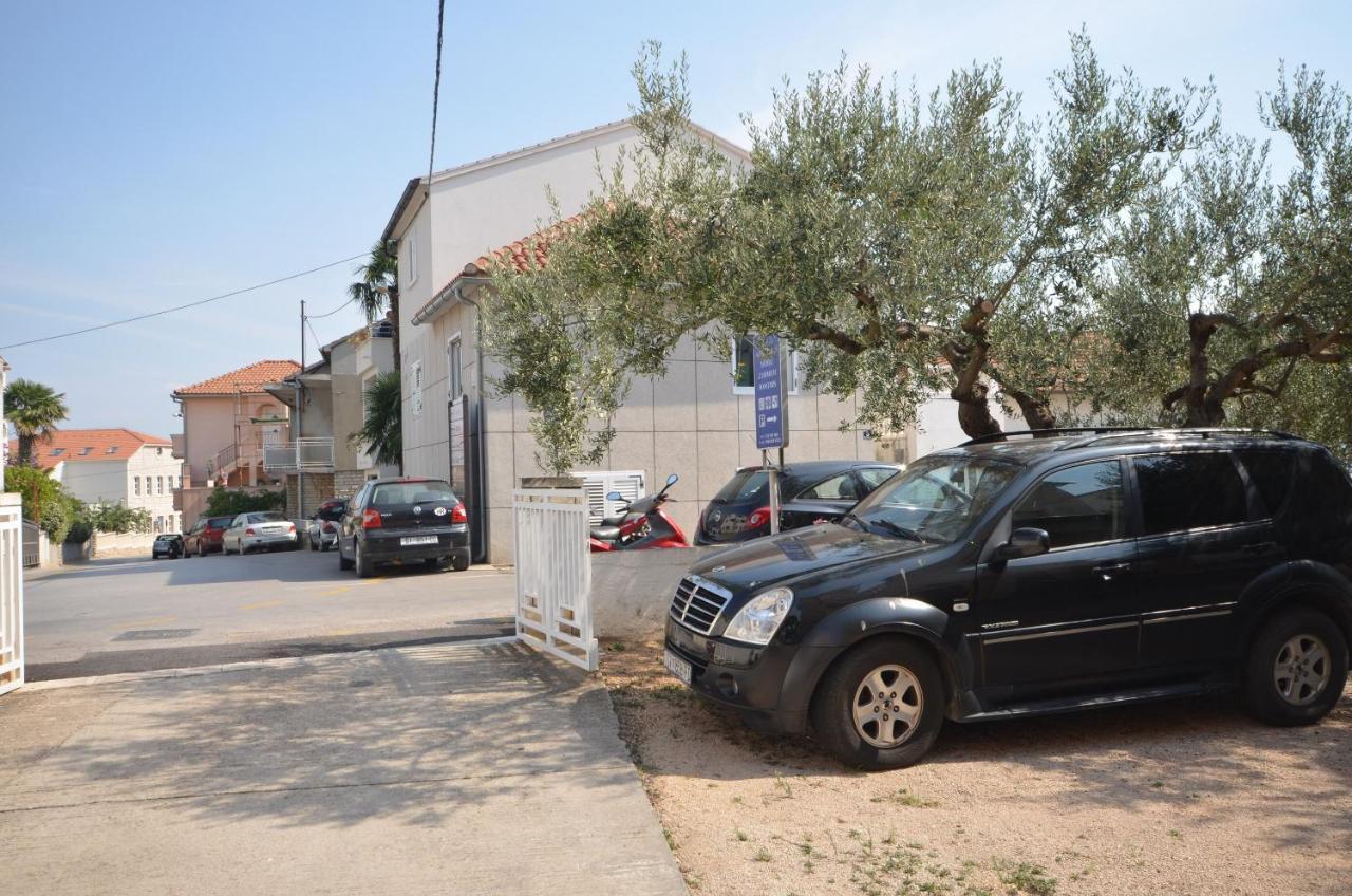 Apartment And Rooms Mrkovic Vodice Exterior photo