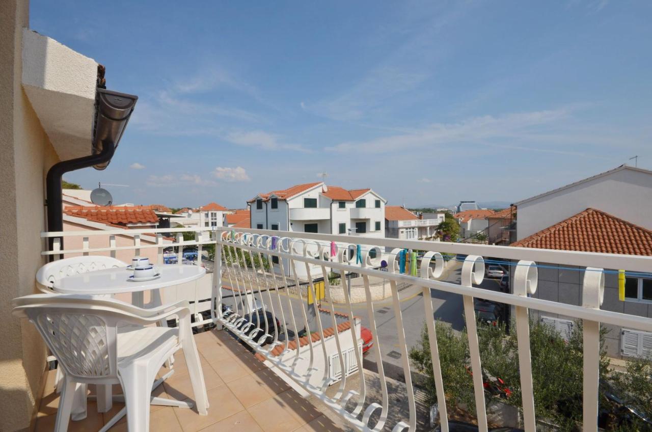 Apartment And Rooms Mrkovic Vodice Exterior photo