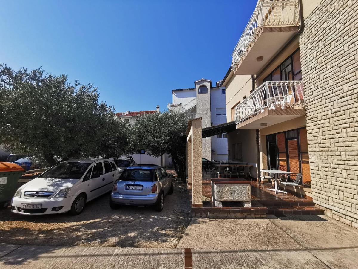 Apartment And Rooms Mrkovic Vodice Exterior photo