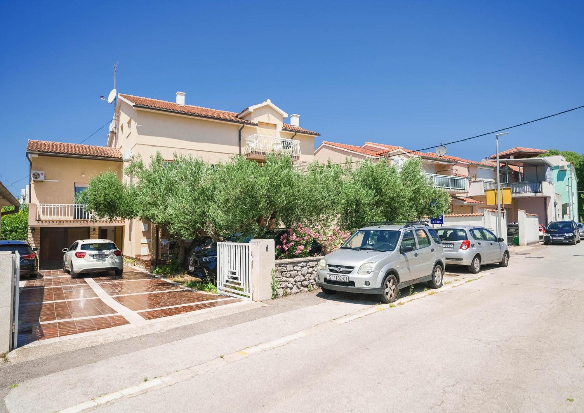 Apartment And Rooms Mrkovic Vodice Exterior photo