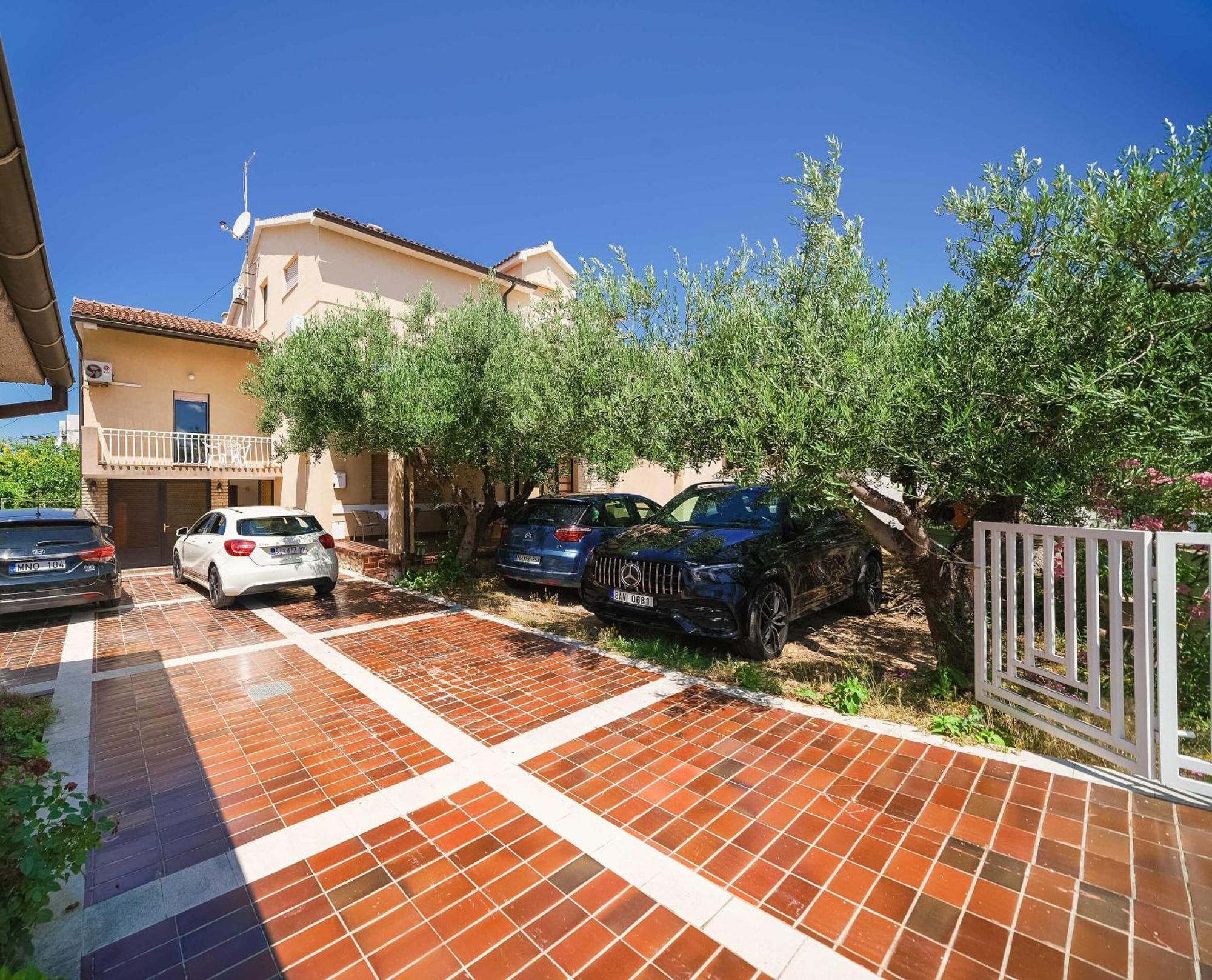 Apartment And Rooms Mrkovic Vodice Exterior photo
