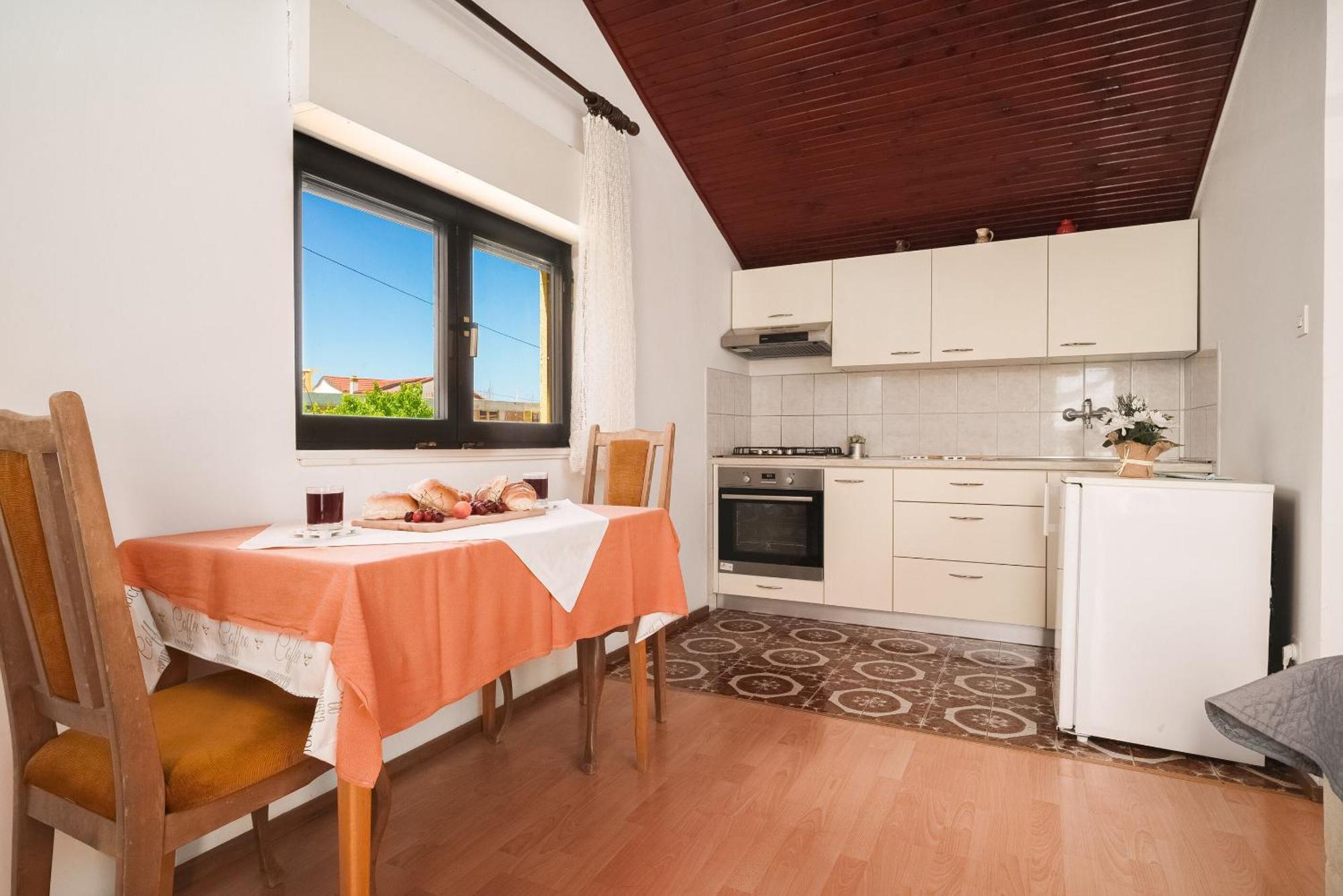 Apartment And Rooms Mrkovic Vodice Exterior photo