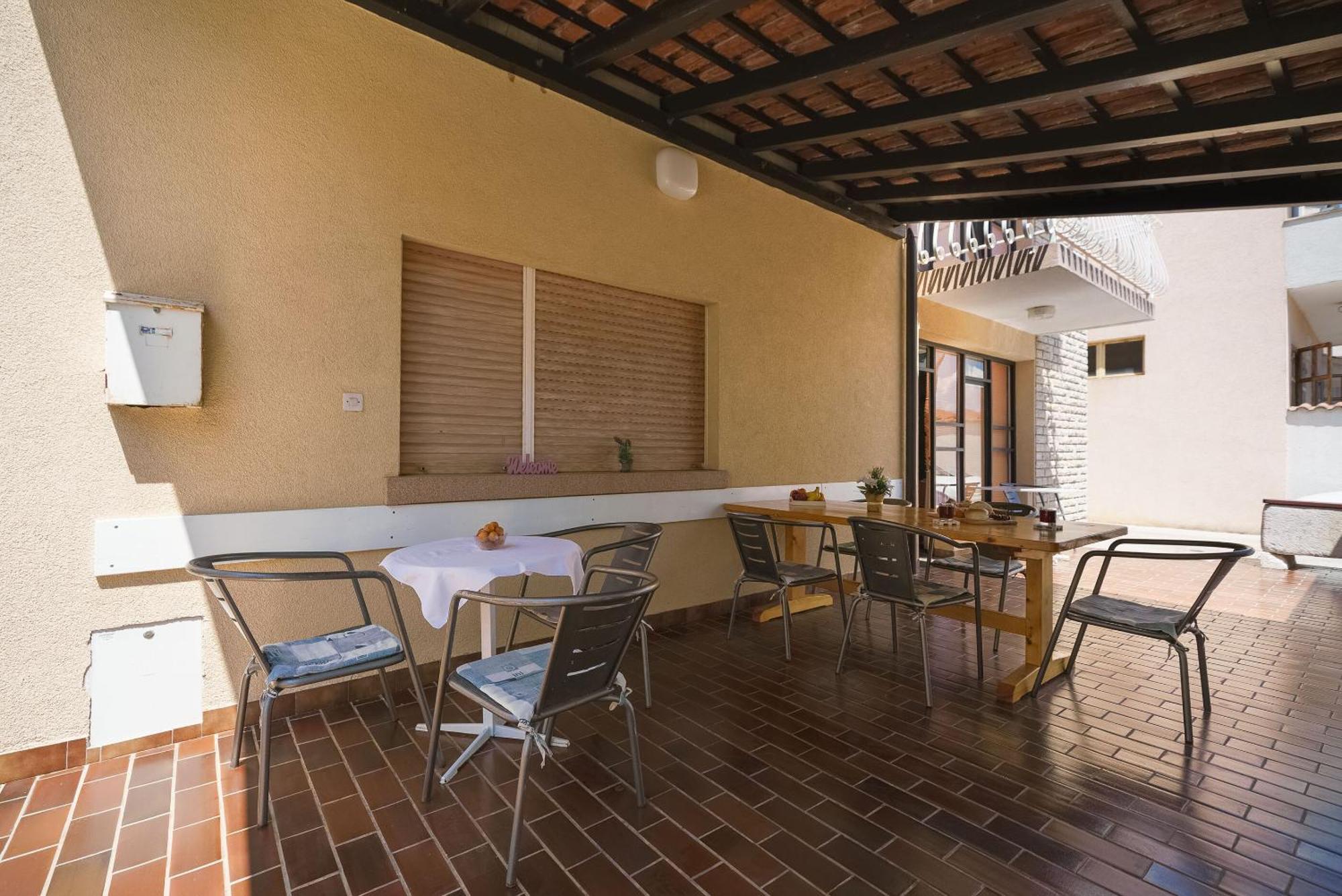 Apartment And Rooms Mrkovic Vodice Exterior photo