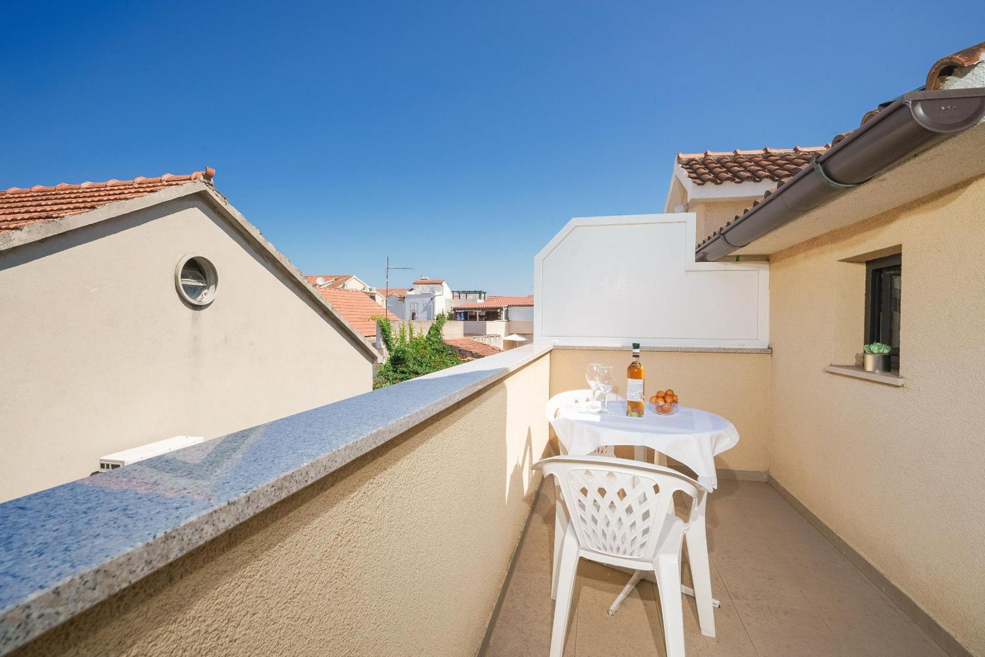 Apartment And Rooms Mrkovic Vodice Exterior photo